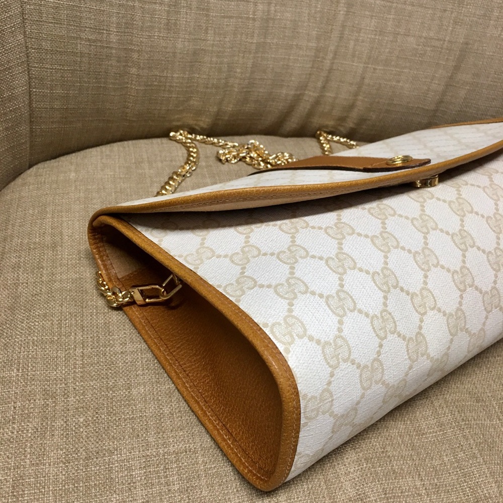 Authentic Gucci white monogram coated canvas crossbody bag - Picture 6 of 16